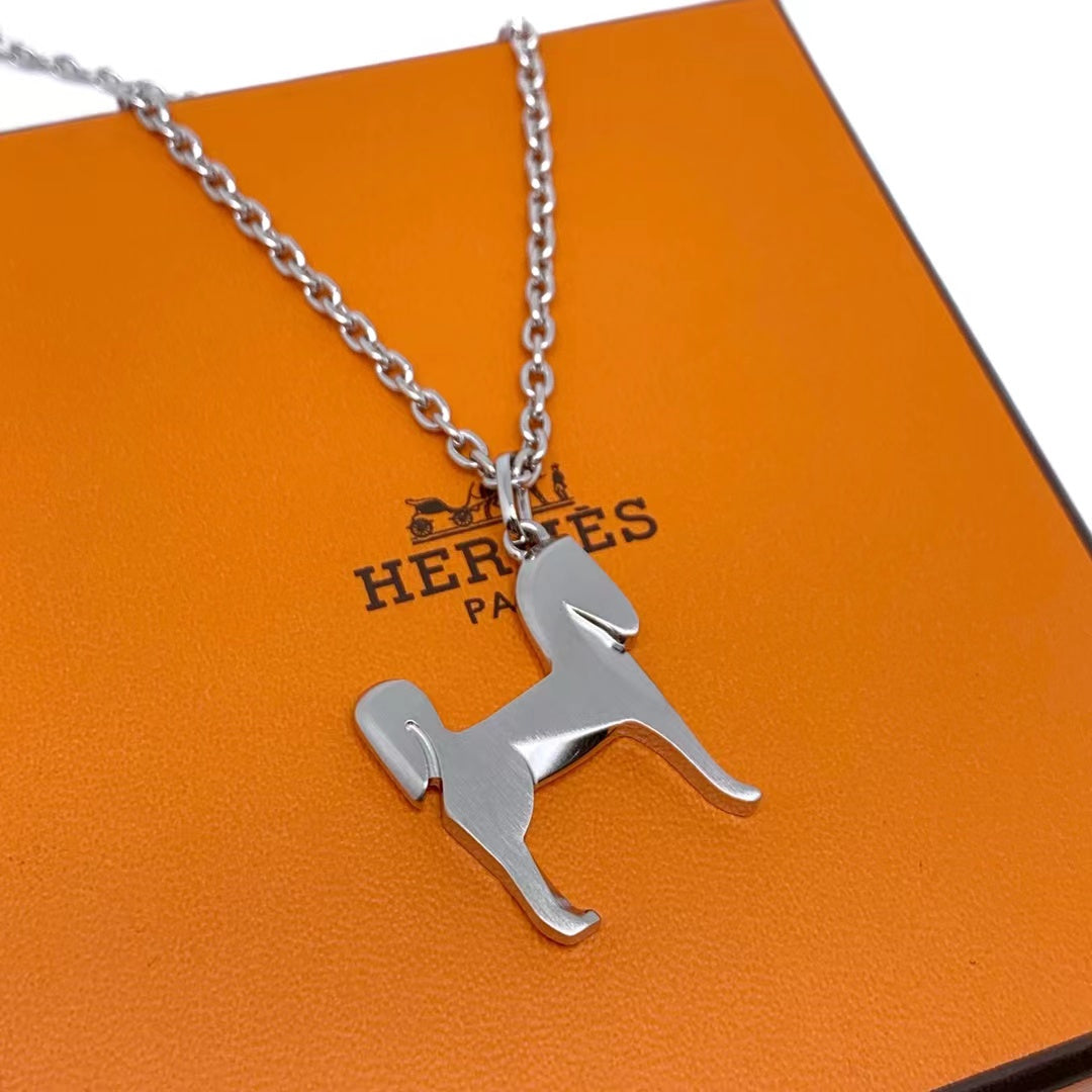18K Panache Pendant Hermes Necklace