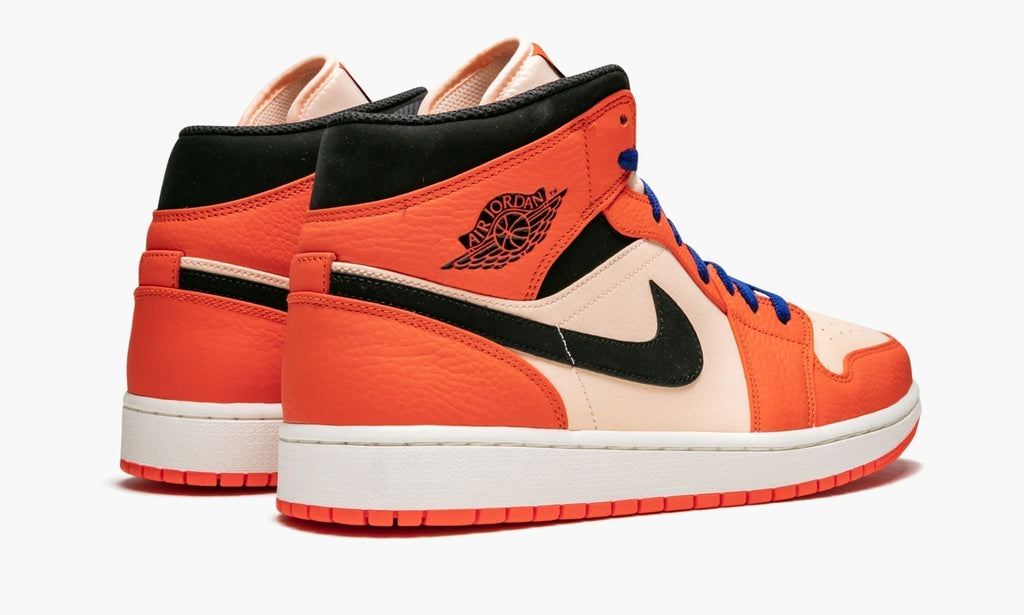 Air Jordan 1 Mid SE “Team Orange”