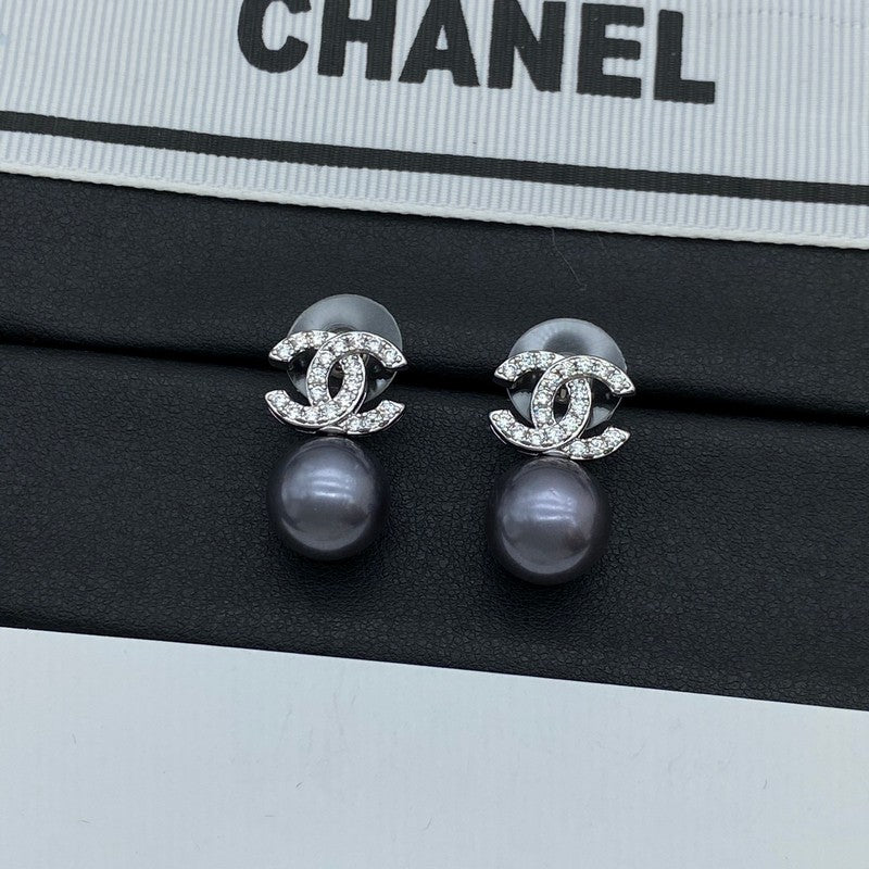 18K  Chanel Pearl Drop Gold Earrings
