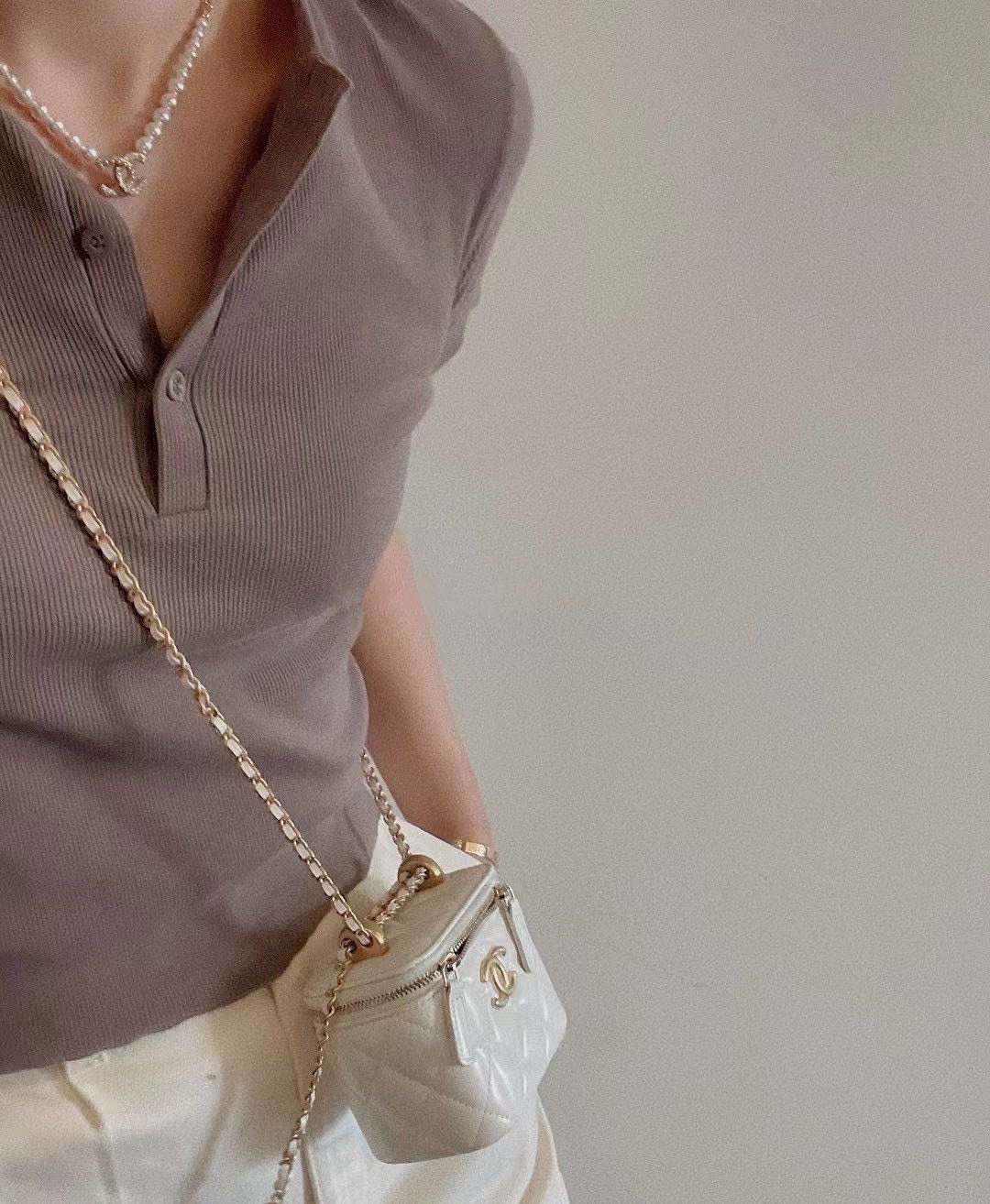 18K  Chanel Pearls Choker Necklace