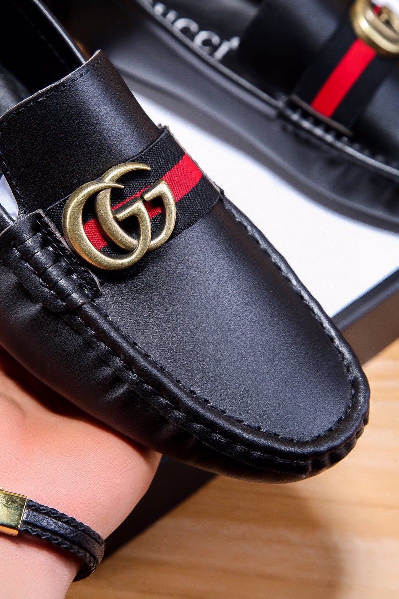 Gucci Black Red-Green Stripe Loafers — detail