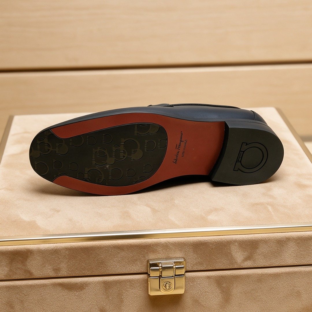 Ferragamo Black Bit Loafers — detail