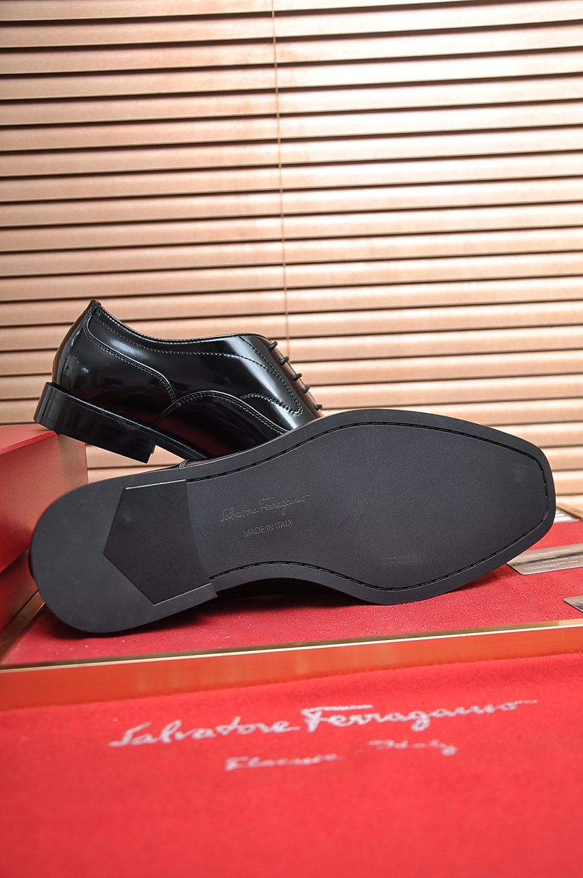 Salvatore Ferragamo Black Cap-Toe Lace-Up Dress Shoes — detail