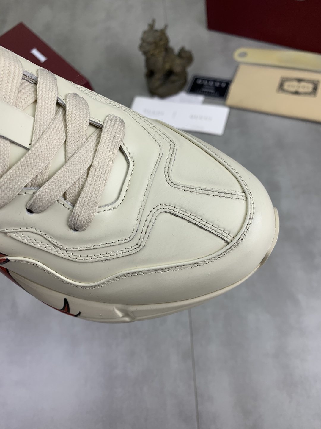 Gucci Cream White Graphic Chunky Sneakers — detail