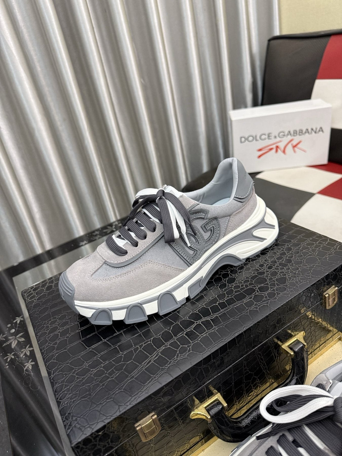 Dolce & Gabbana Men's Gray Lace-Up Sneakers — front