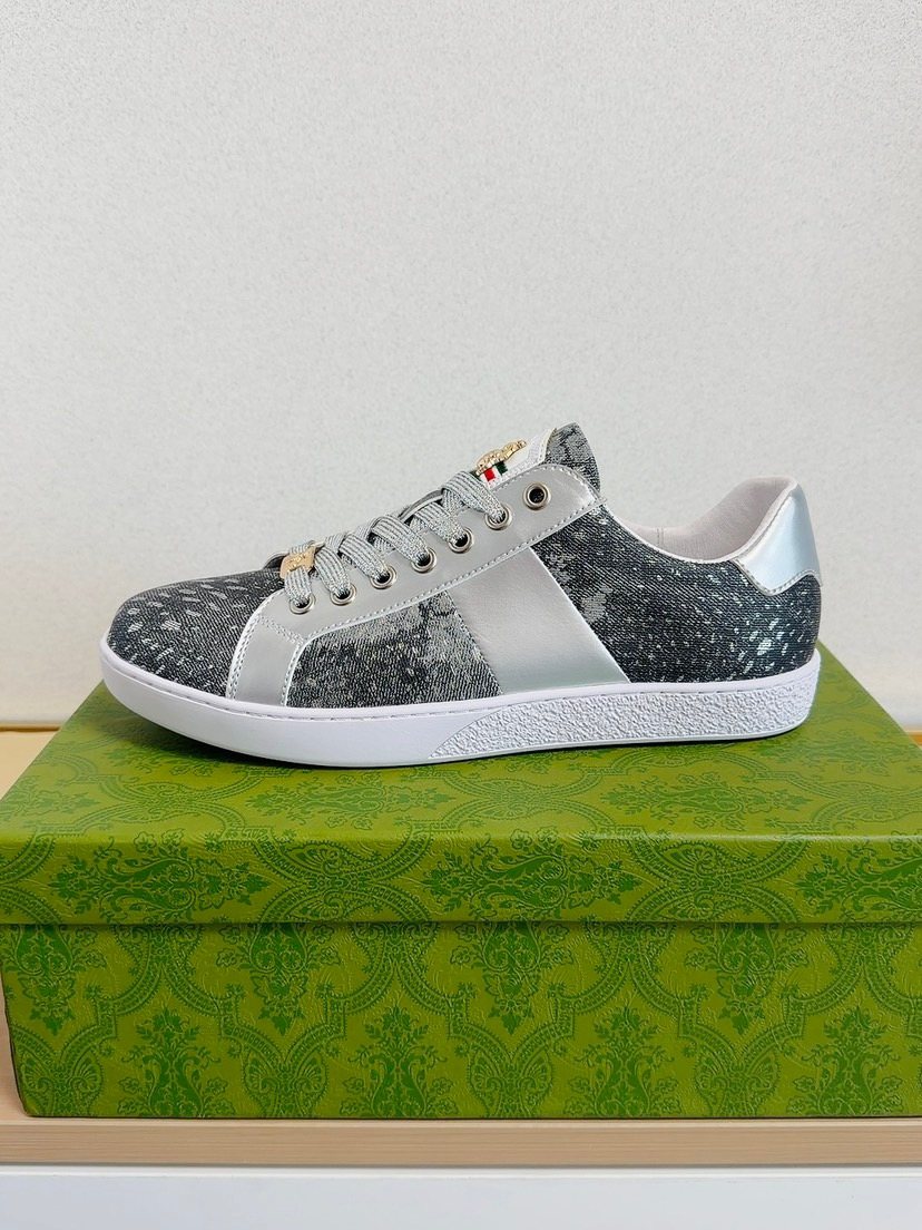 Gucci Men's Patterned Low-Top Sneakers — side