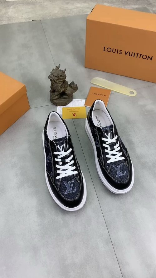 Louis Vuitton Patterned Low-Top Sneakers — front