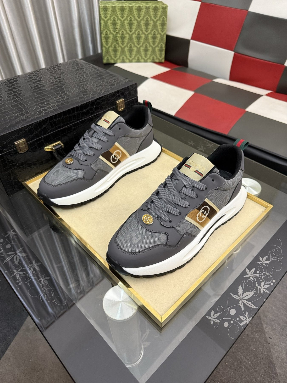 Gucci Patterned Low-Top Sneakers — front