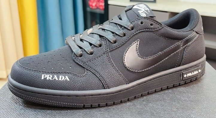 Nike Black and Dark Gray Low-Top Sneakers — hero