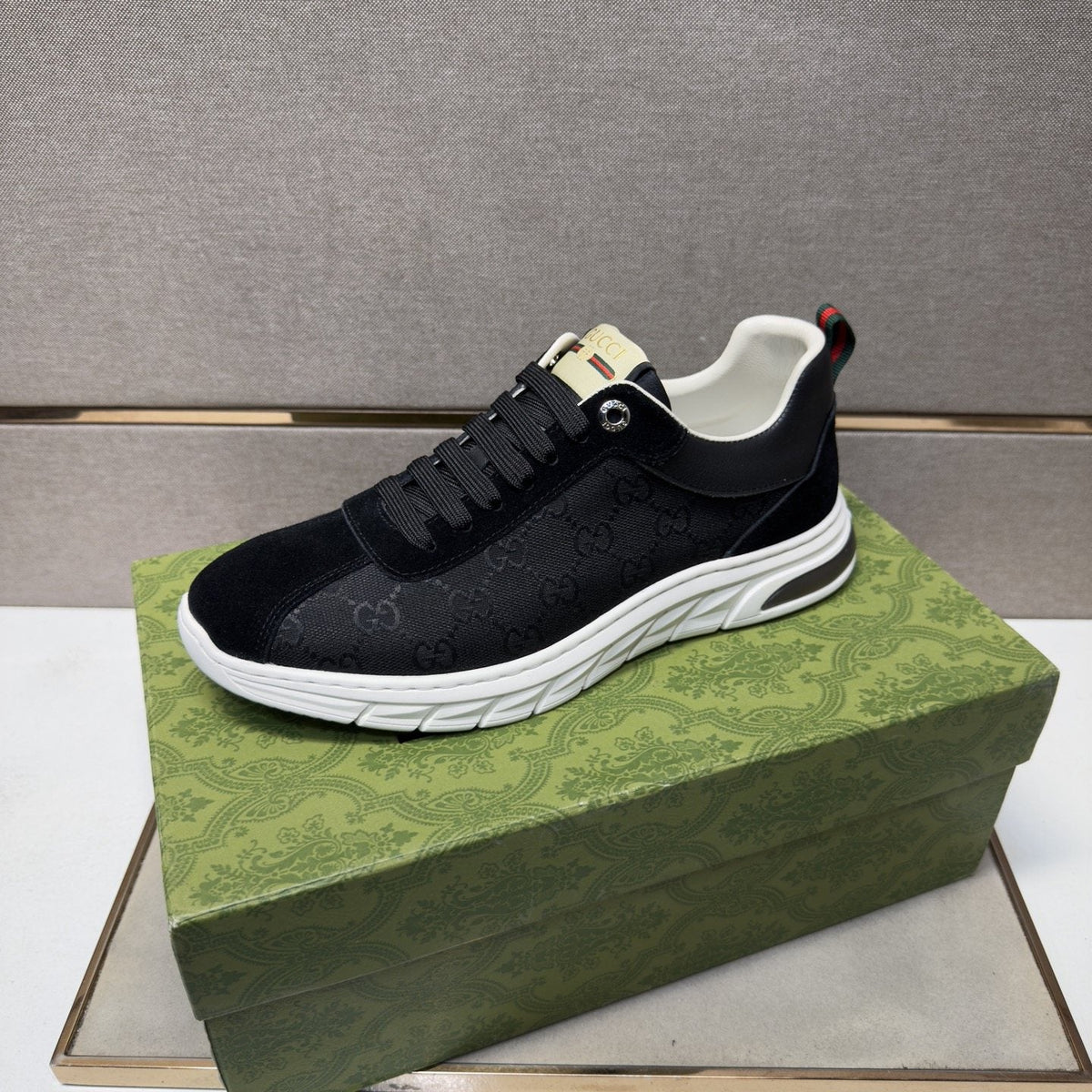 Gucci Patterned Low-Top Sneakers — hero