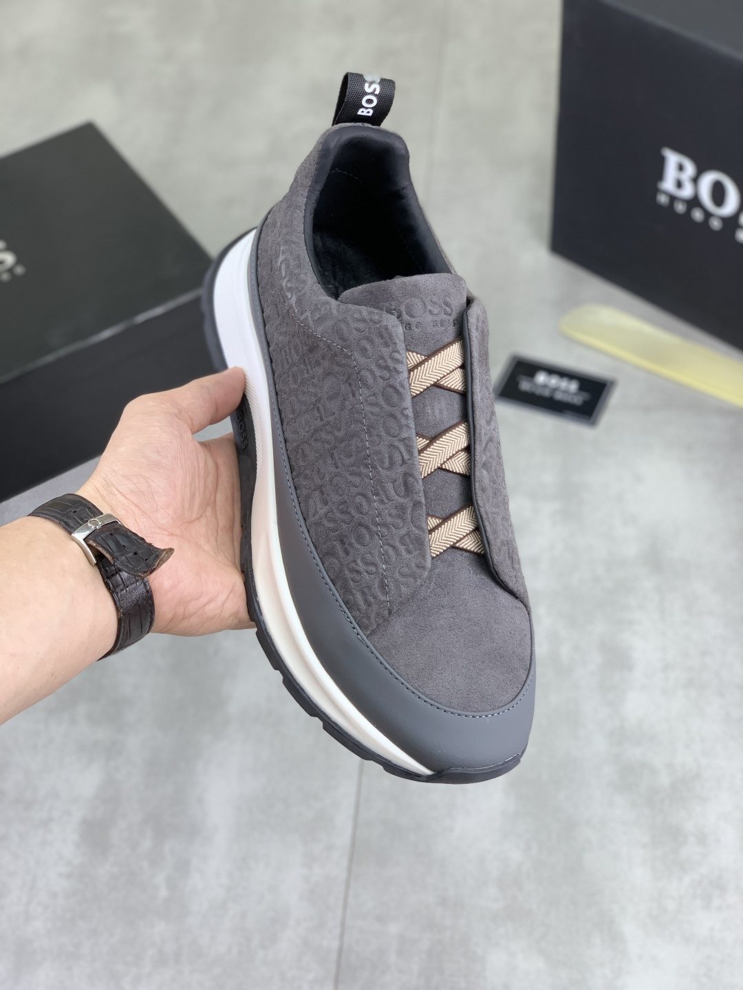 BOSS Textured Low-Top Lace-Up Sneakers — model